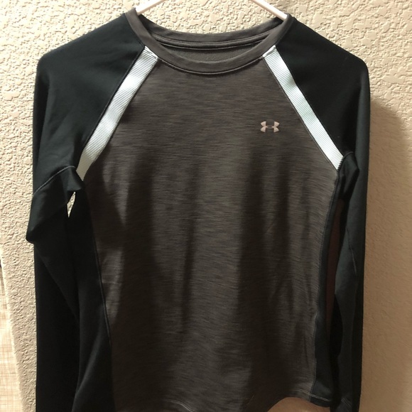 Under Armour long sleeve shirt/sweater - Picture 1 of 2